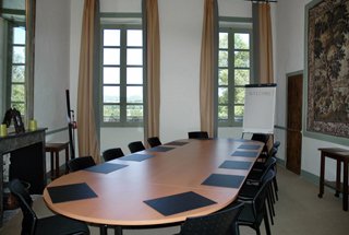 Fiche détaillée salle "Salle de séminaire et cuisine"